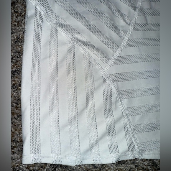 Lululemon Off and Running Tank size 6 - Picture 6 of 9